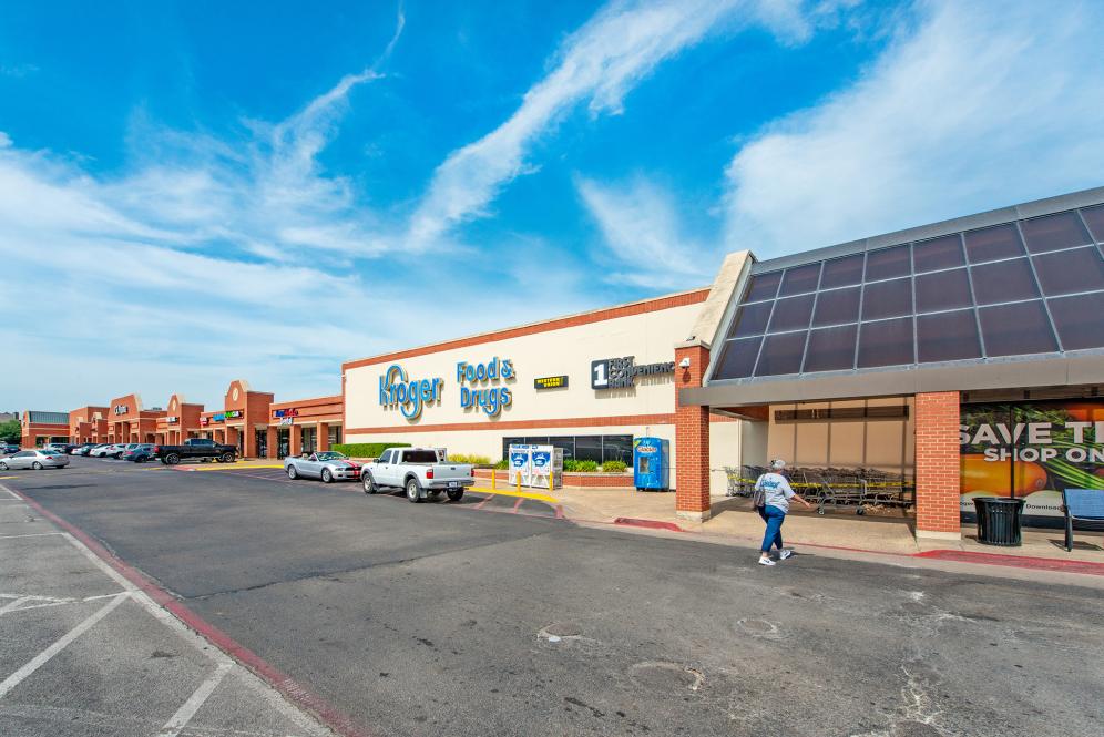 Medical Space for lease in Towne Crossing Shopping Center, Mesquite, TX - 1