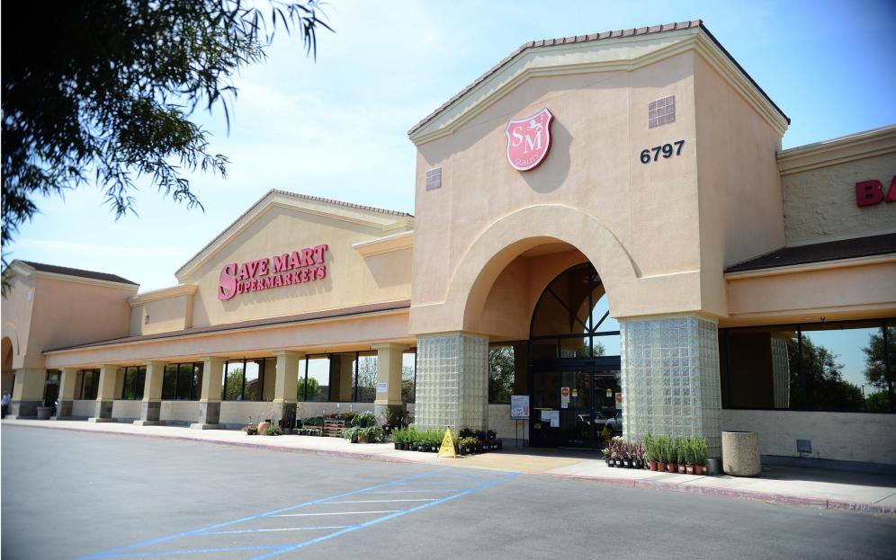Retail Space for lease in Herndon Place, Fresno, CA - 1