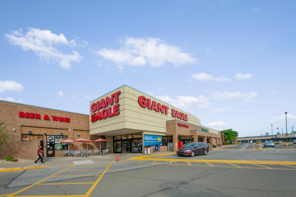 Retail Space for lease in Yorktown Centre, Millcreek Township, PA - 1