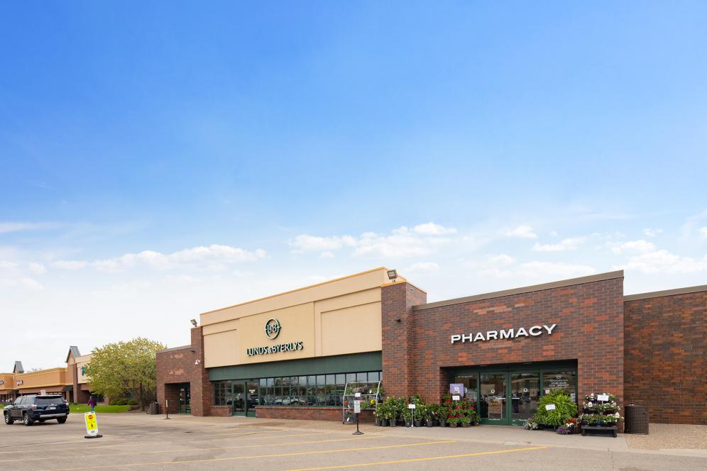 Retail Space for lease in Normandale Village, Bloomington, MN - 1